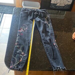 Zara Black Embroidered Ankle Jeans